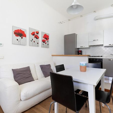 Milan Comfy Apt - Calvairate District Apartment Luaran gambar